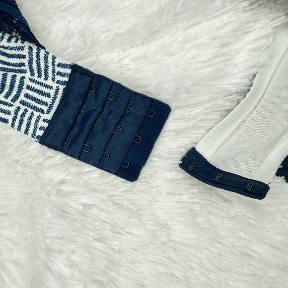 CACIQUE lightly lined t-shirt Bra Size 38D - Picture 10 of 10